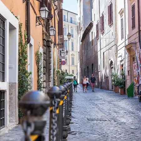 Via Di Montegiordano